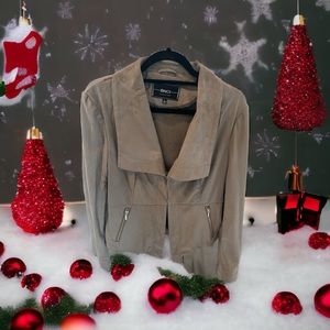 BNCI by Blanc Noir Women’s large gray suede like long sleeved jacket !!